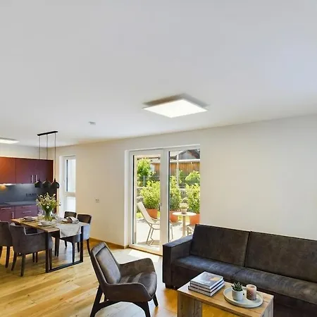 Bergfeuer Lechtal - Modern, Cool, Terrasse, Bergblick Bis Zu 4 Gaeste Appartement *
